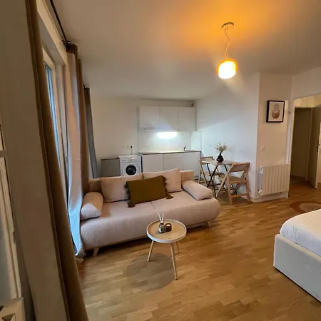 Daire Renove Au Coeur Du Quartier Commercant