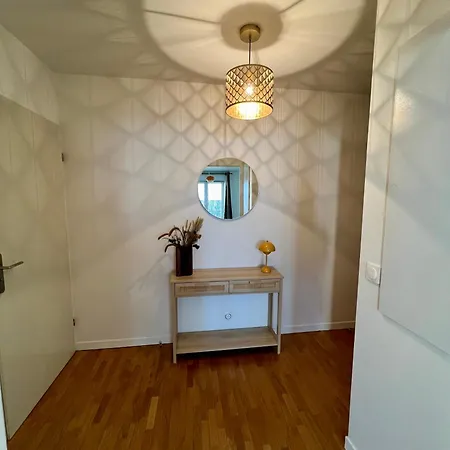 Daire Renove Au Coeur Du Quartier Commercant *