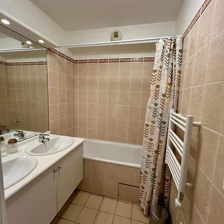 Apartment Renove Au Coeur Du Quartier Commercant Colombes (Hauts-de-Seine)
